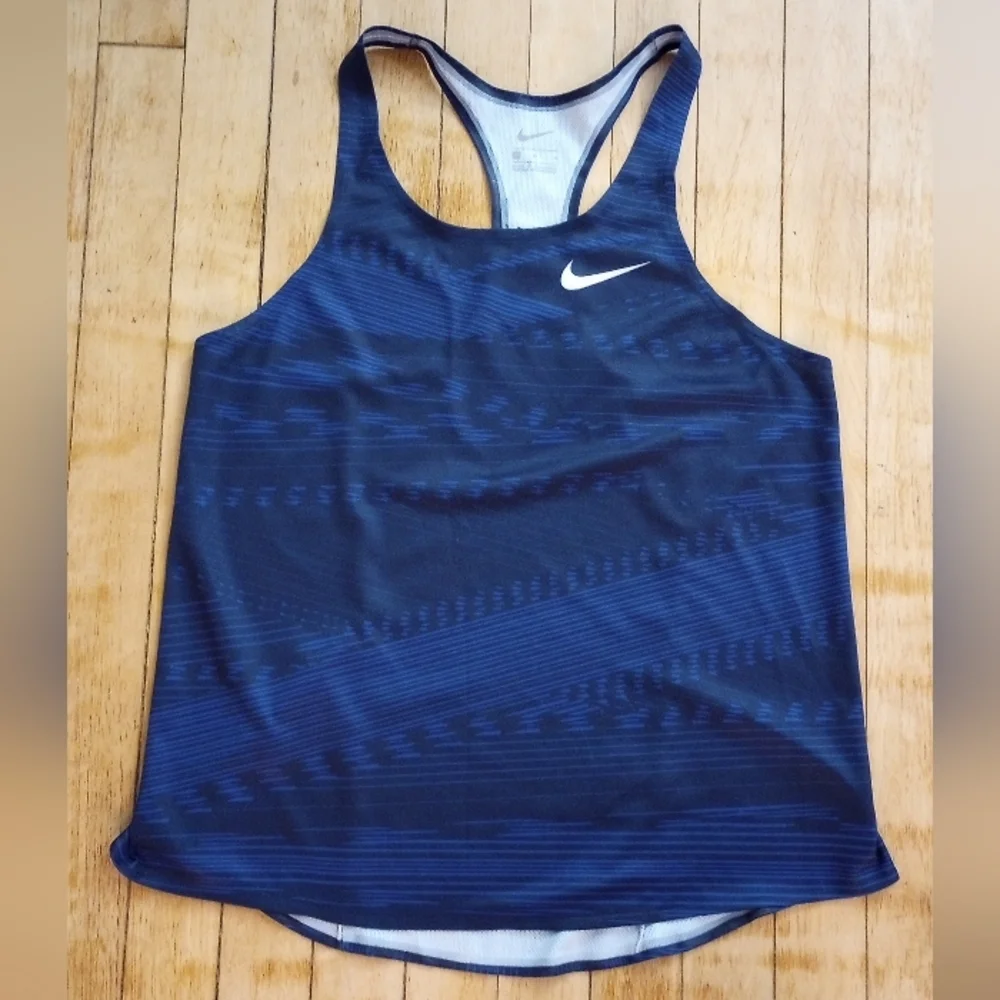 Nike Women's Blue Sports Tank Top Size Medium
